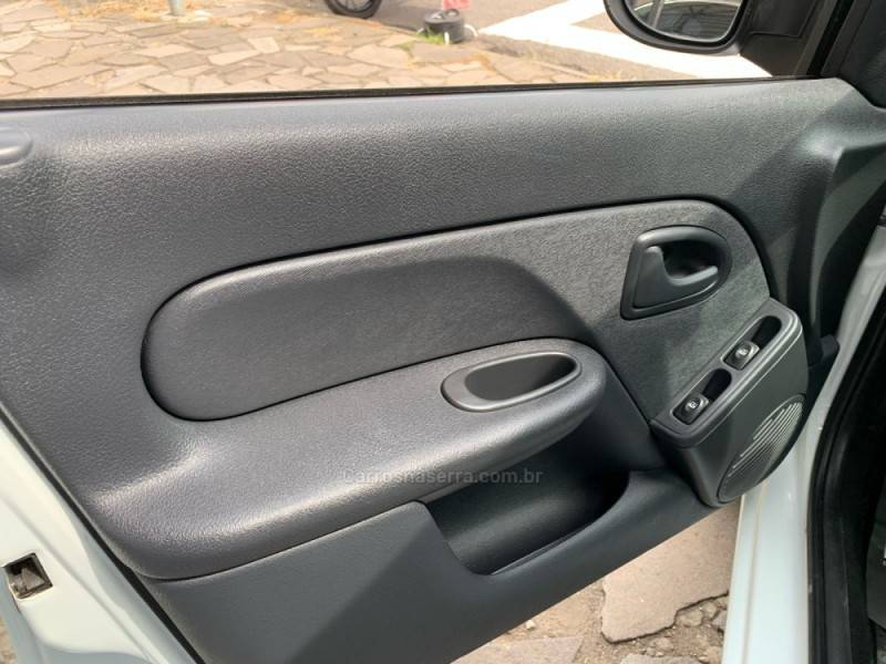 RENAULT - CLIO - 2014/2015 - Branca - R$ 34.990,00