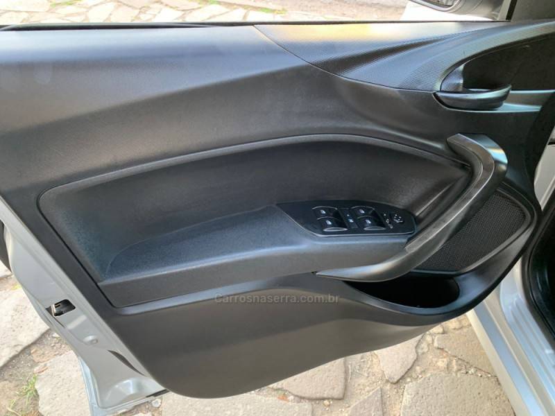 FIAT - ARGO - 2021/2022 - Prata - R$ 56.990,00