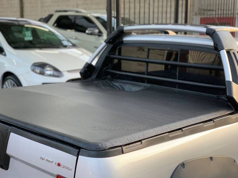 FIAT - STRADA - 2010/2011 - Prata - R$ 48.990,00
