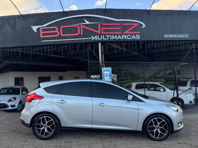FORD - FOCUS - 2016/2016 - Prata - R$ 68.990,00