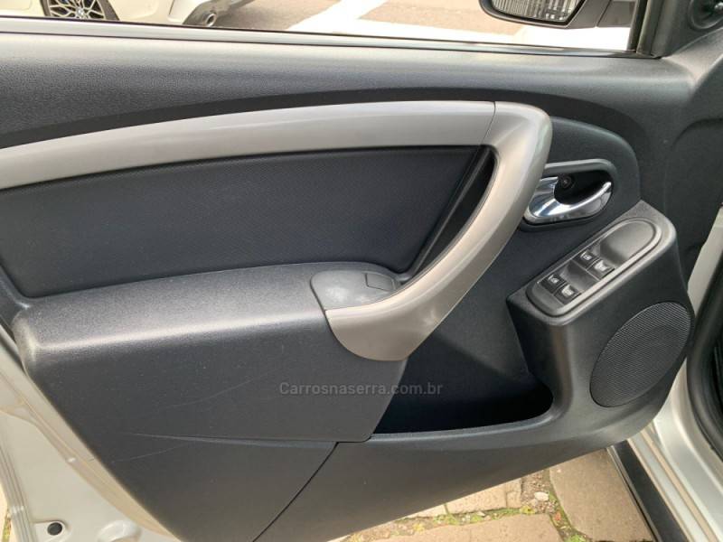 RENAULT - DUSTER - 2017/2018 - Prata - R$ 66.990,00