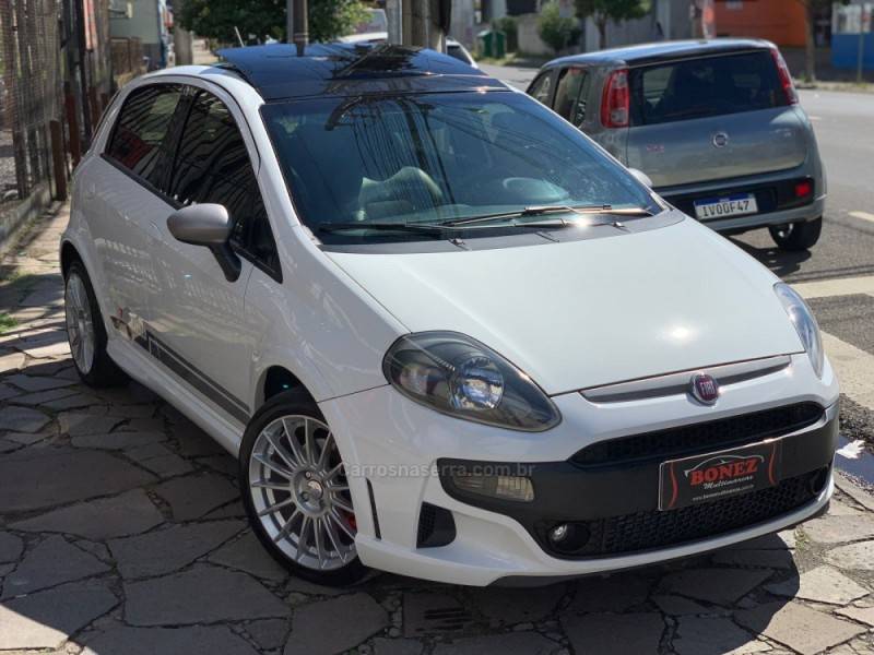 FIAT - PUNTO - 2014/2015 - Branca - R$ 69.990,00