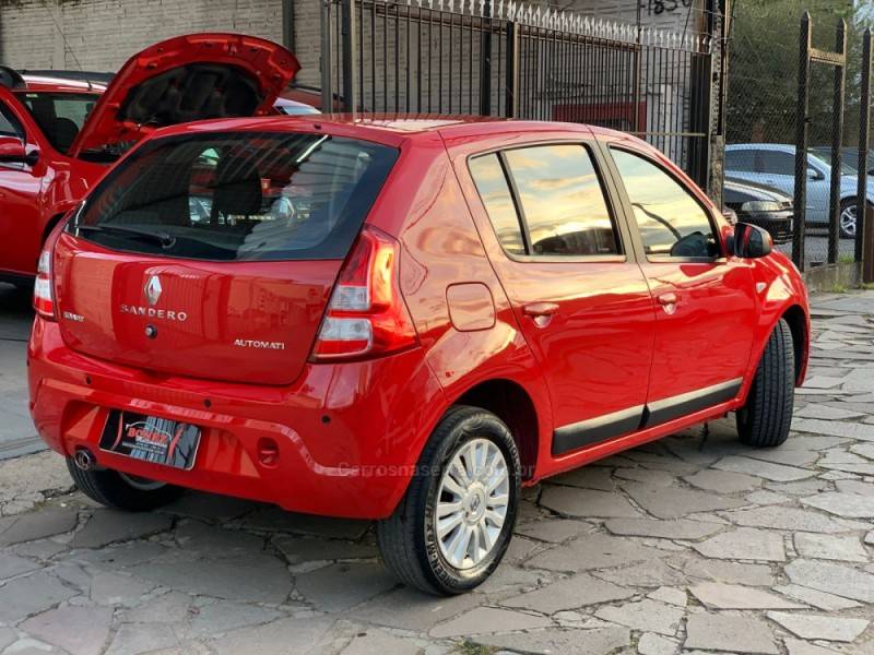 RENAULT - SANDERO - 2011/2012 - Vermelha - R$ 36.990,00