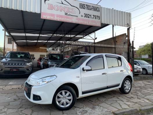 RENAULT - SANDERO - 2012/2013 - Branca - R$ 37.990,00